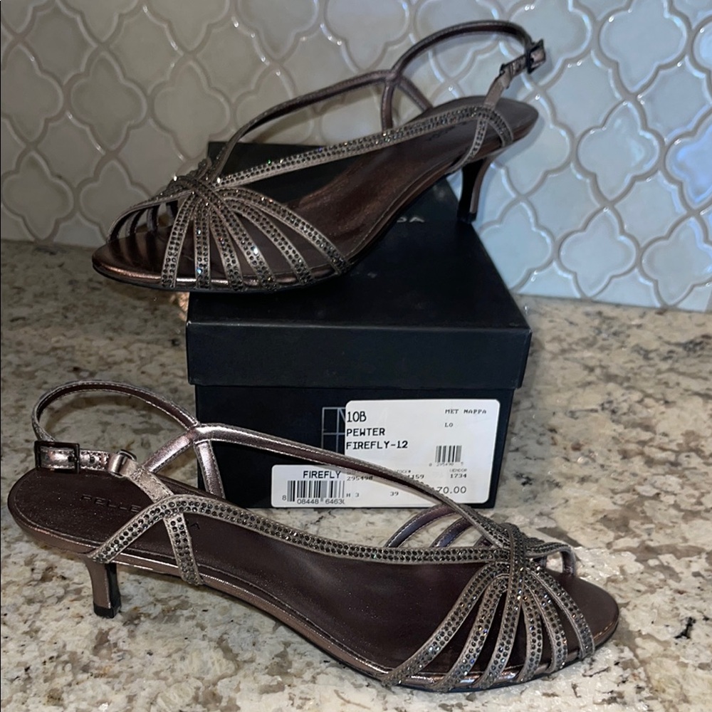 Pelle Moda Pewter Firefly Heels